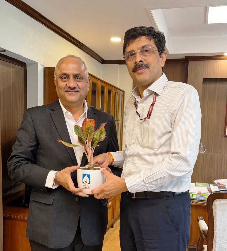 एसजेवीएन  के निदेशक (परियोजनाएं) ने विद्युत मंत्रालय में शिष्टाचार भेंट की।
