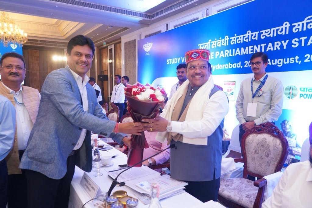 एसजेवीएन ने ऊर्जा पर संसदीय स्थायी समिति की अध्ययन यात्रा के दौरान आयोजित बैठक में भाग लिया
