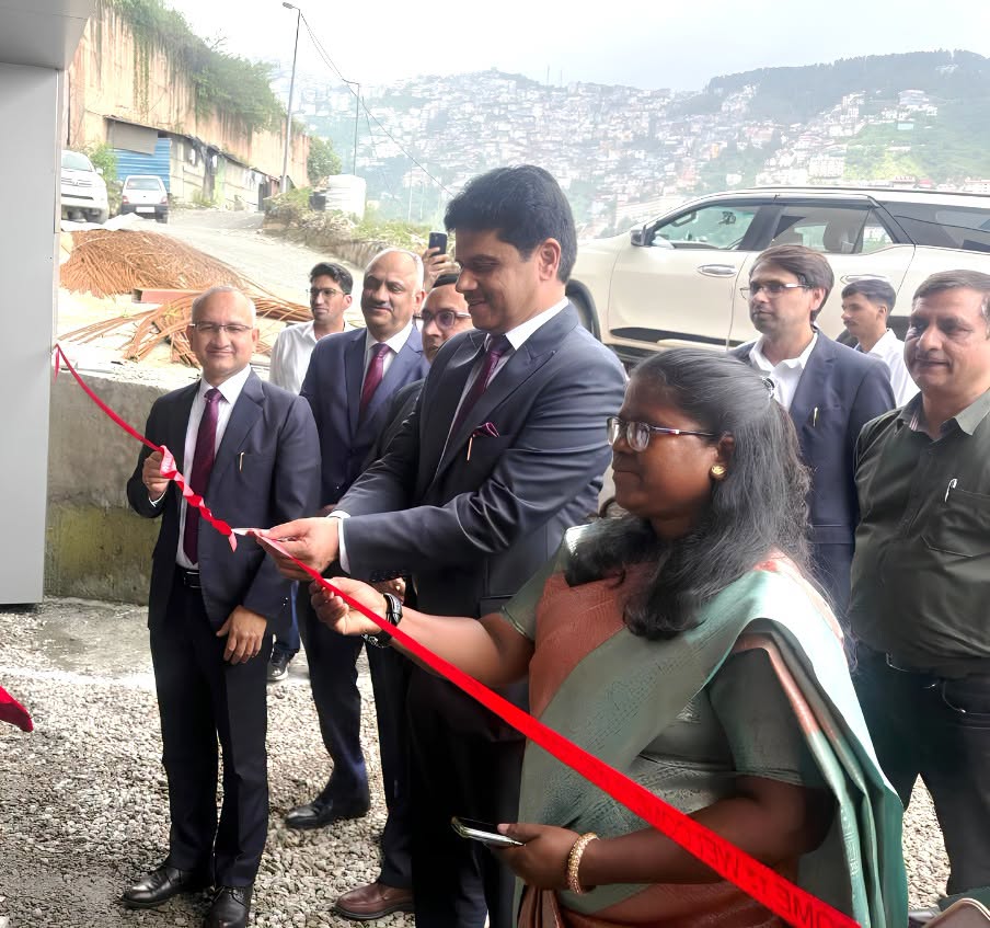 अध्यक्ष एवं प्रबंध निदेशक श्री भूपेन्द्र गुप्ता ने एसजेवीएन लिमिटेड कॉरपोरेट मुख्यालय, शिमला में पूर्णतया मशीनीकृत हाइड्रोलिक स्टैक पार्किंग सुविधा का उद्घाटन किया